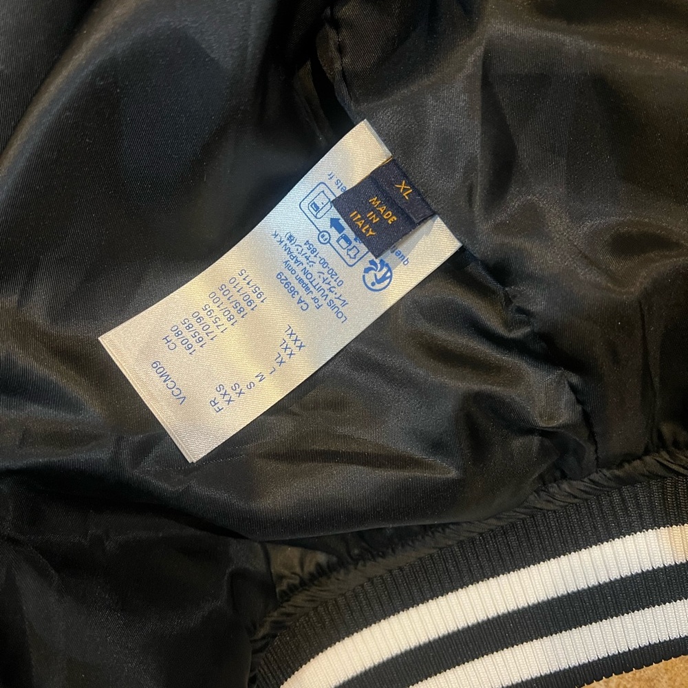 LV JACKET - Picture 7 of 9